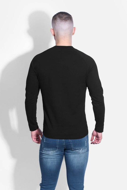 Titan Muscle-Fit Long Sleeve T-Shirt - Black