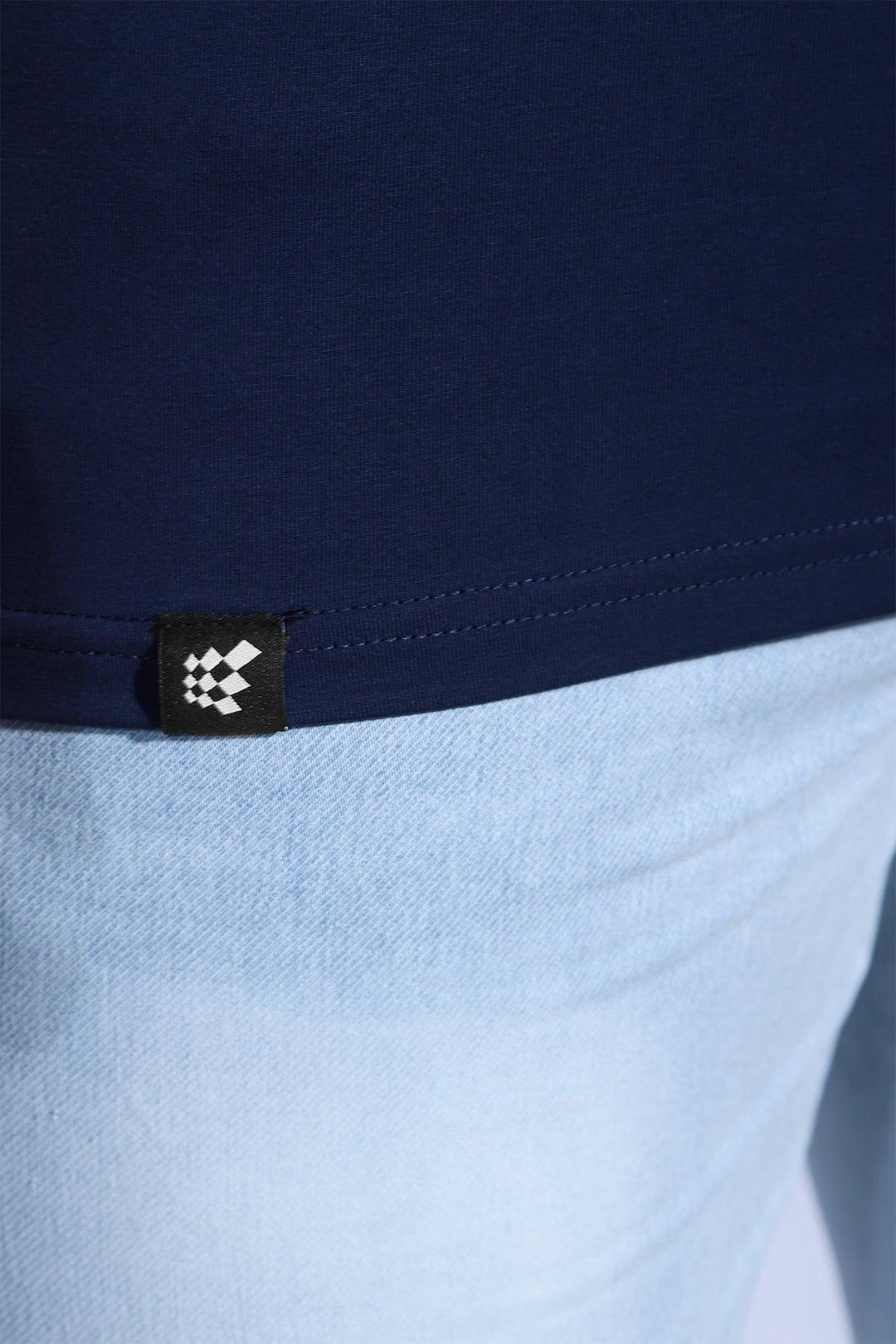 Titan Muscle-Fit Long Sleeve T-Shirt - Navy