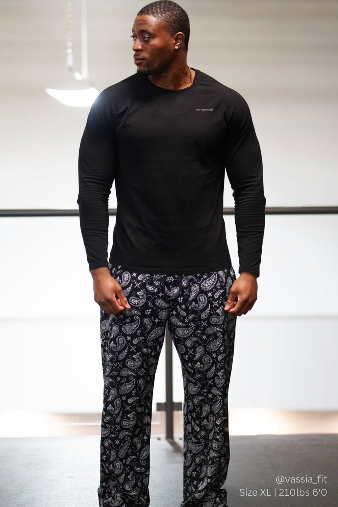 Titan Muscle-Fit Long Sleeve T-Shirt - Black